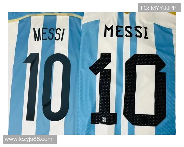 黑笔画风格下的足球巨星：探索球场上的艺术与激情