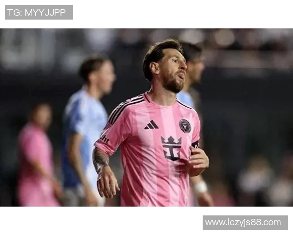 足球明星如同璀璨星辰闪耀赛场每一刻的辉煌与热血之心